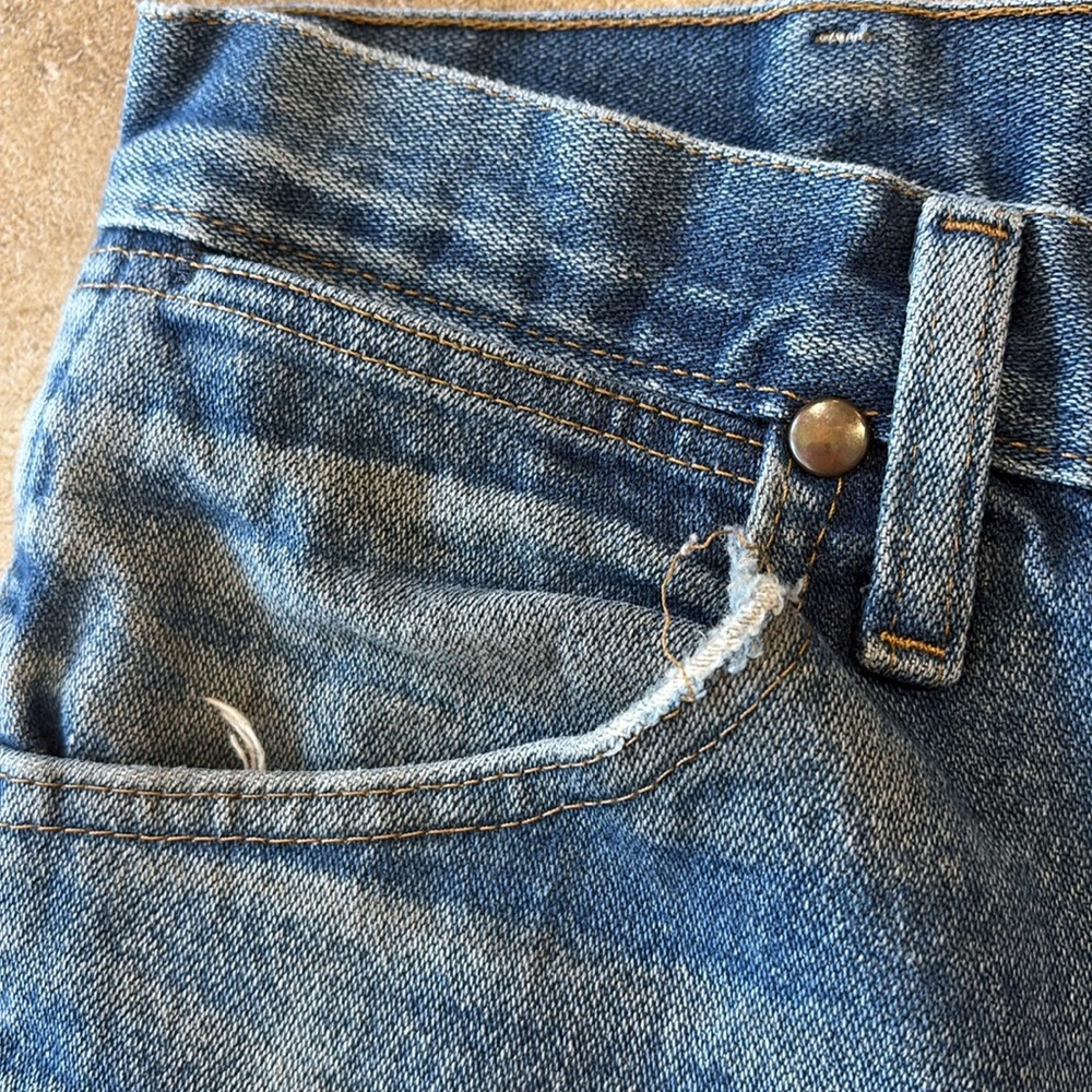 WRANGLER® COWBOY CUT® SLIM FIT JEAN 28X32 - Picture 6 of 10
